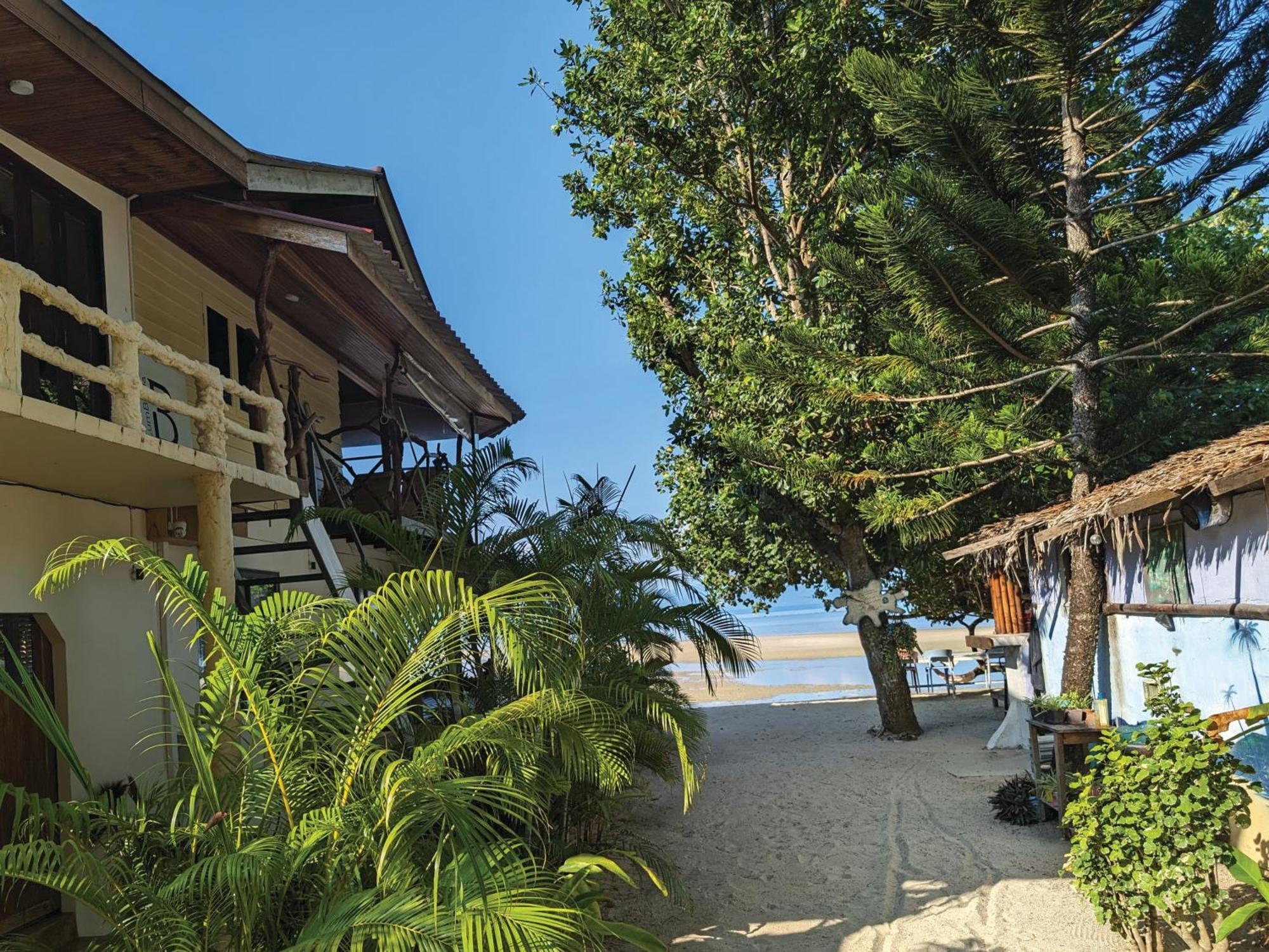 Munchies Bungalows Baan Tai Exterior photo